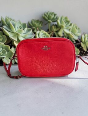 Coach Double Zip Camera Crossbody Bag Red Pebbled Leather F65988 | Boutique EUC